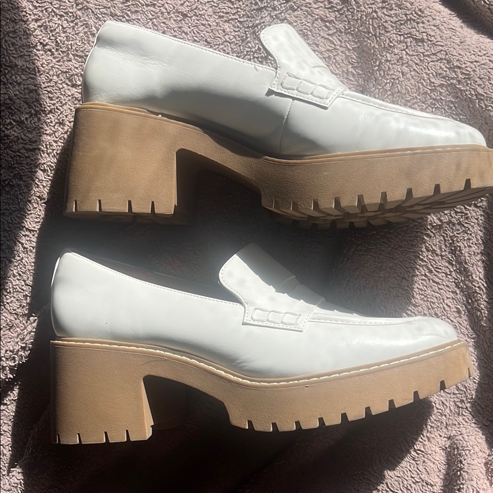 Elegant White Loafers for Women - Picture 4 of 8